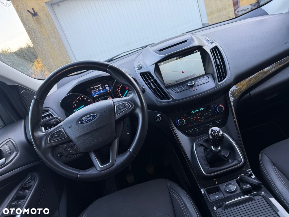 Ford Kuga 1.5 EcoBoost 2x4 Titanium - 22