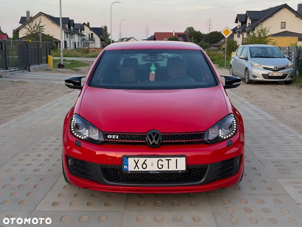 Volkswagen Golf - 1