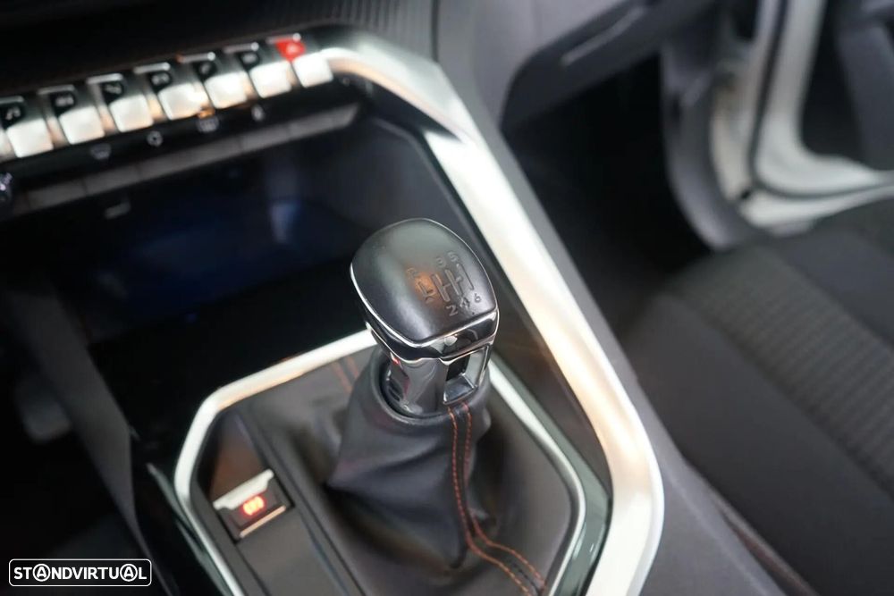 Peugeot 3008 1.2 PureTech Allure Pack - 24