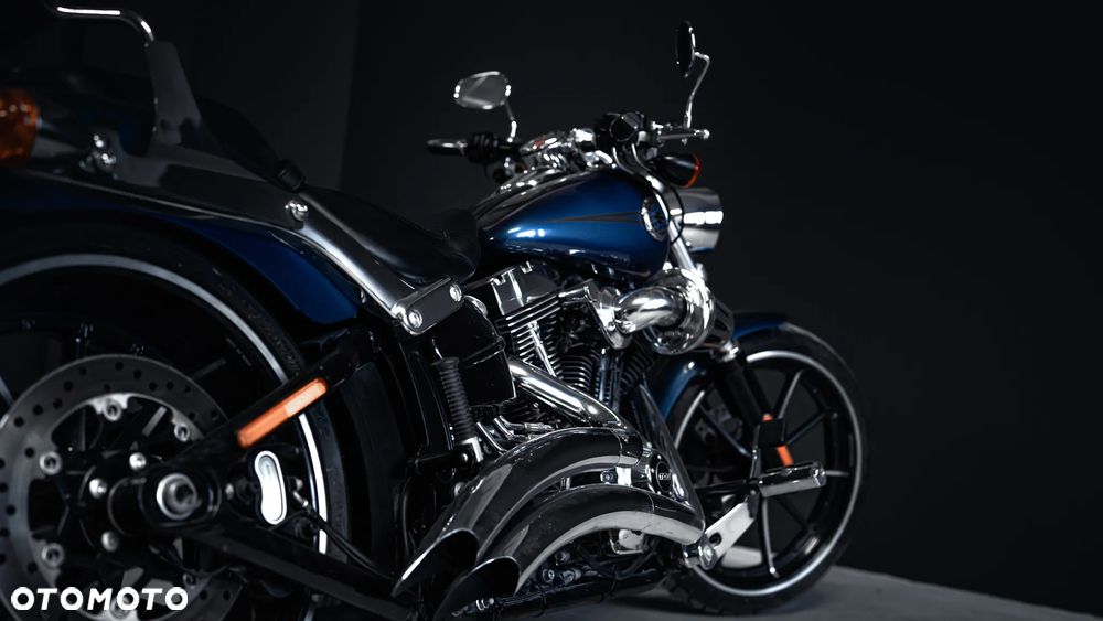 Harley-Davidson Softail Breakout - 6