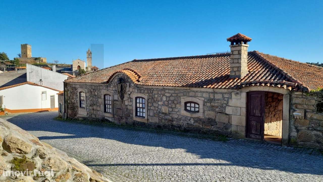 Casa Senhorial Rústica em Longroiva – Um Refúgio com História e Potenc - Grande imagem: 3/29