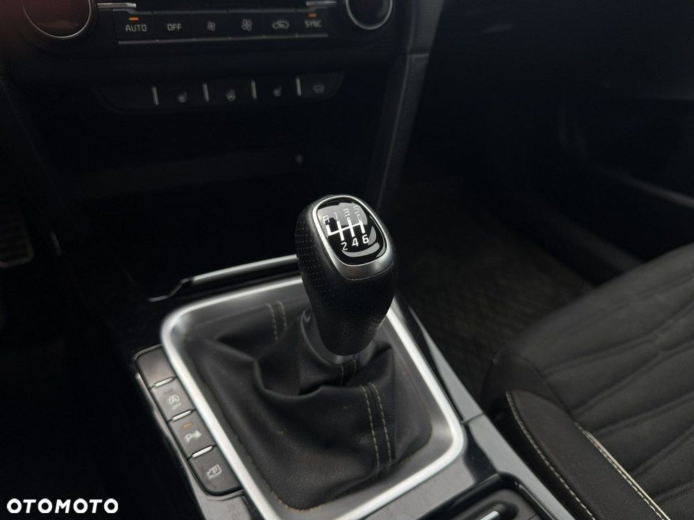 Kia ProCeed 1.5 T-GDI GT Line - 12