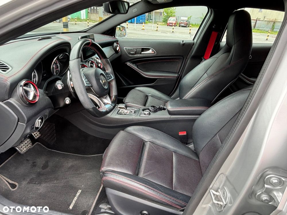 Mercedes-Benz GLA AMG 45 4Matic AMG Speedshift 7G-DCT - 12