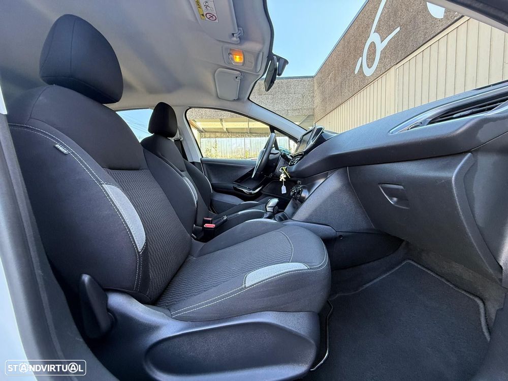 Peugeot 208 HDi 68 Access - 11