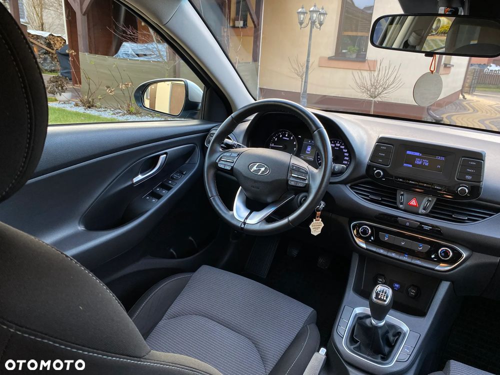 Hyundai i30 1.5 DPI Classic + - 29