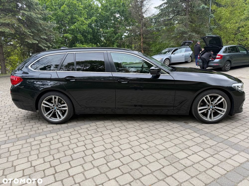 BMW Seria 5 520d xDrive Sport Line sport - 4