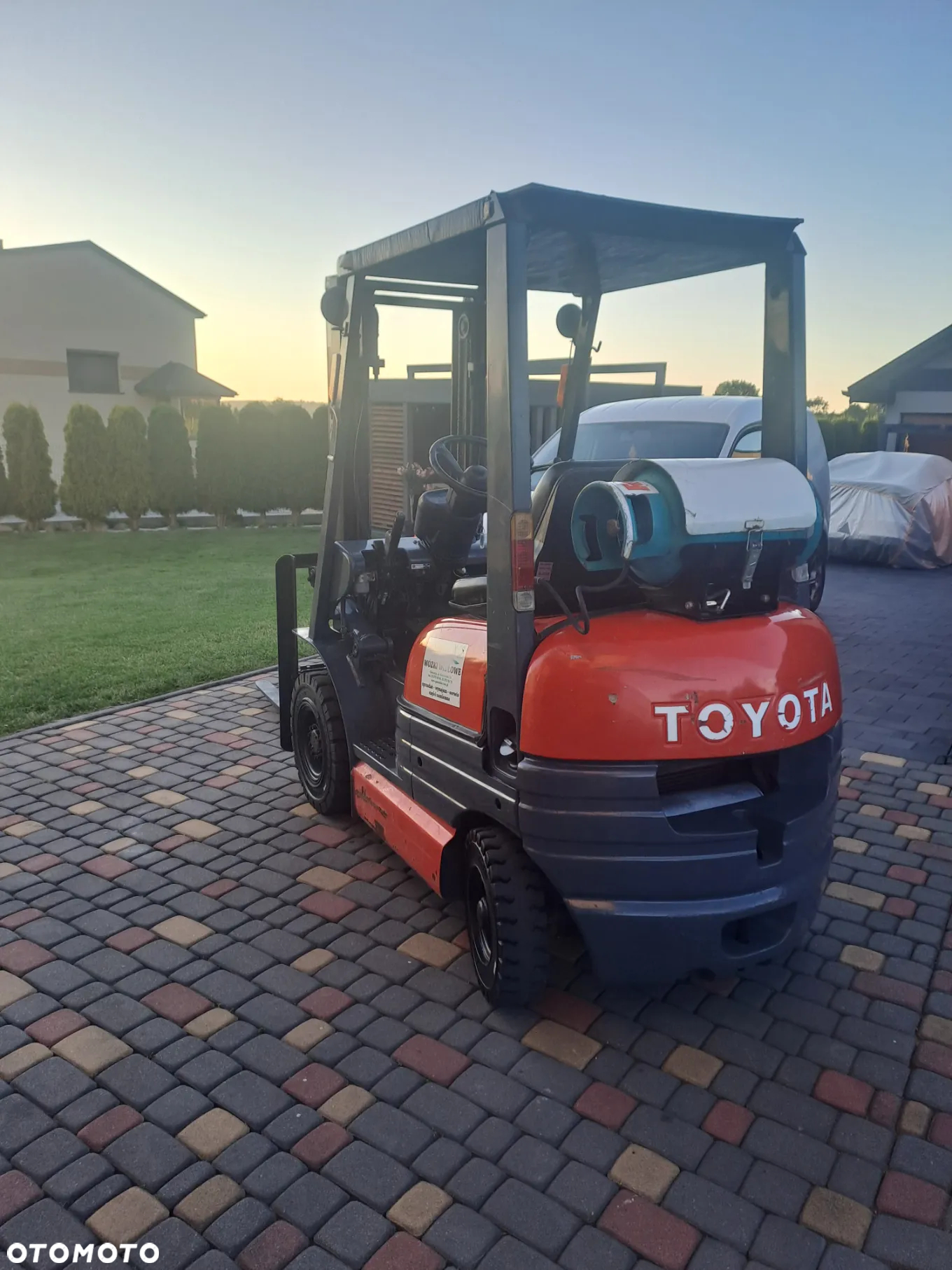 Toyota - 4