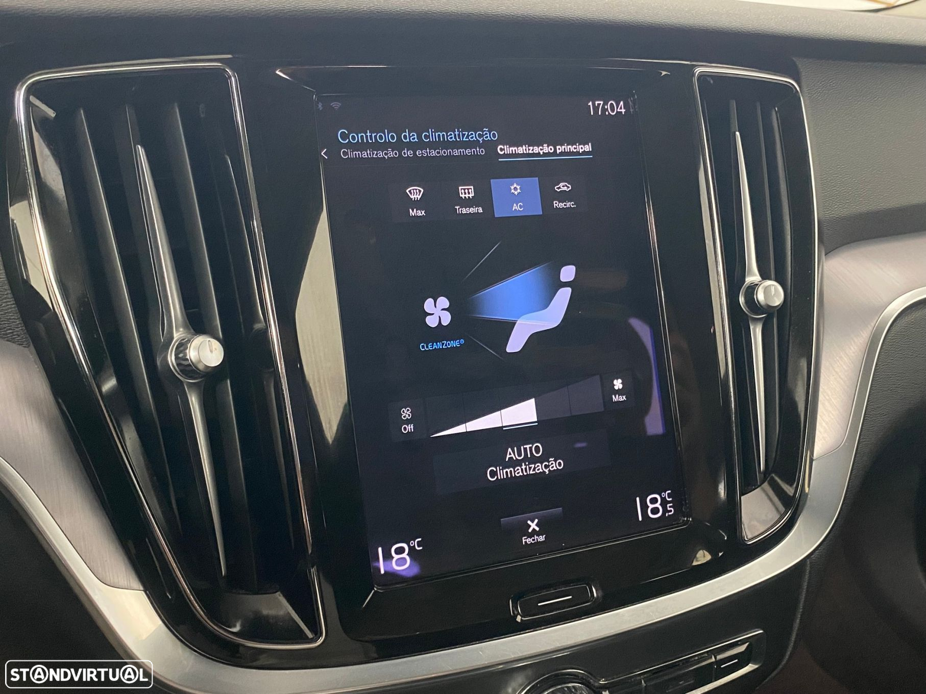 Volvo V60 2.0 B4 Momentum Geartronic - 25