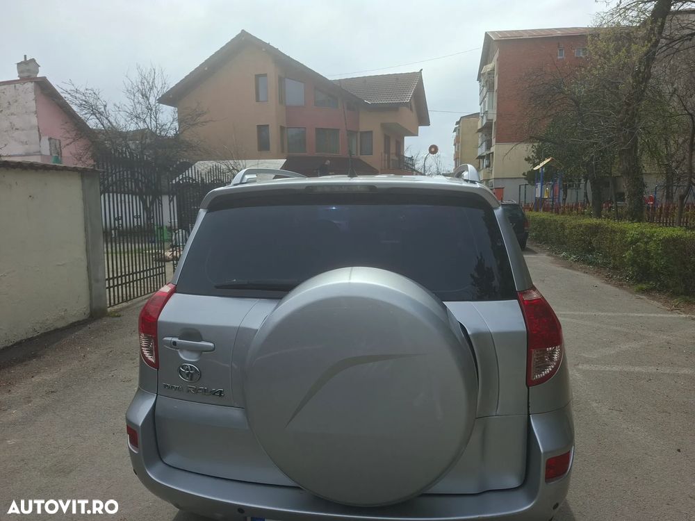 Toyota RAV4 2.2 D-4D Luxury City - 6