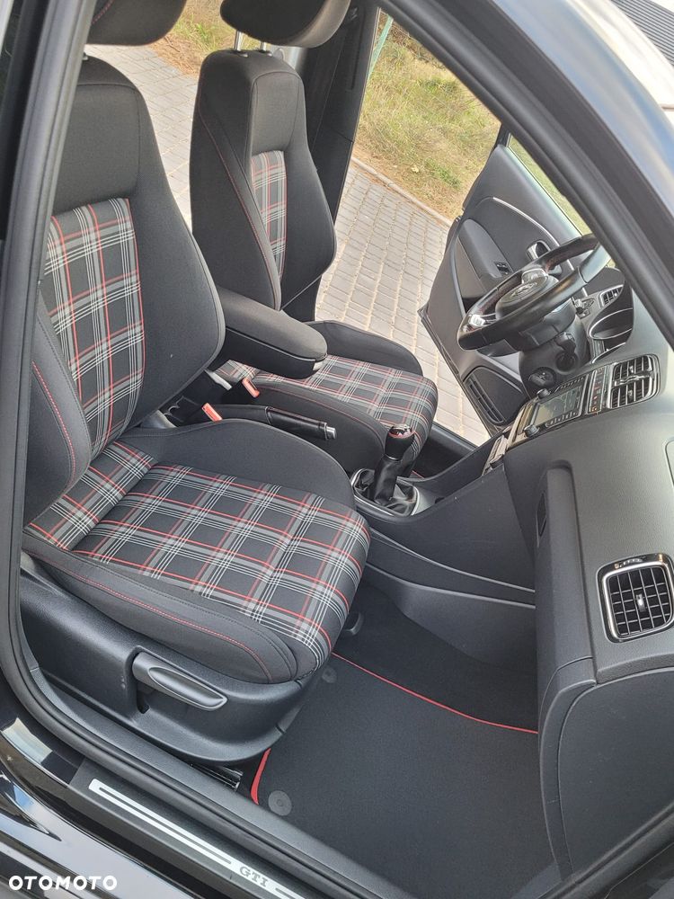 Volkswagen Polo 1.8 TSI BMT GTI - 20