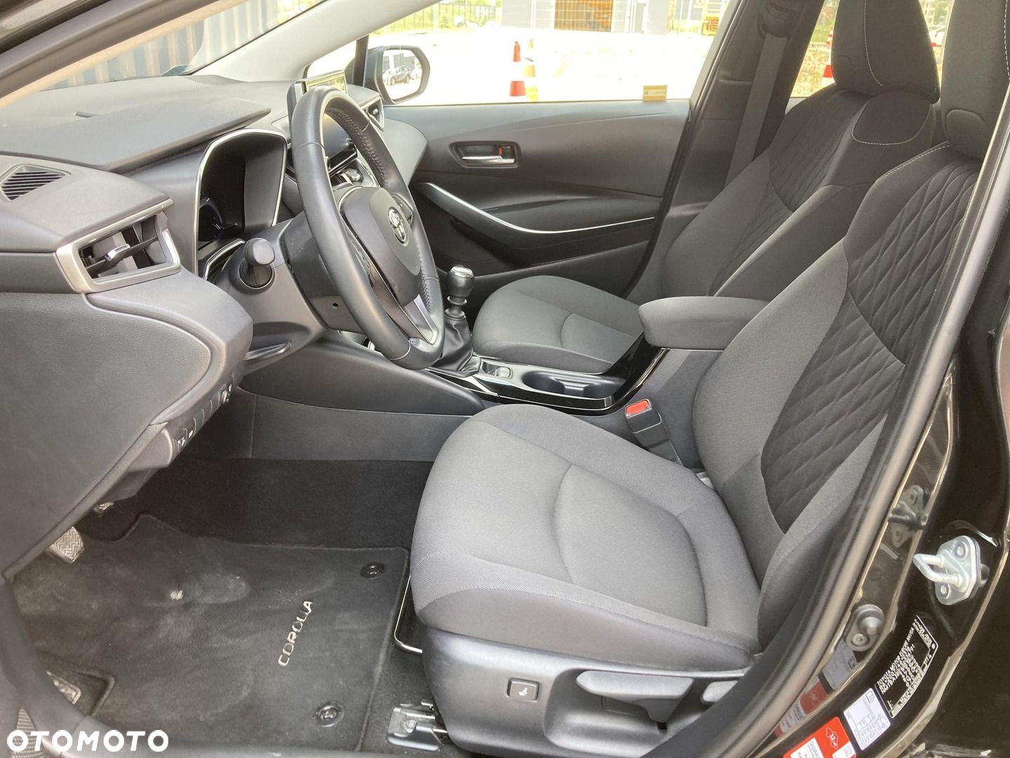 Toyota Corolla - 16