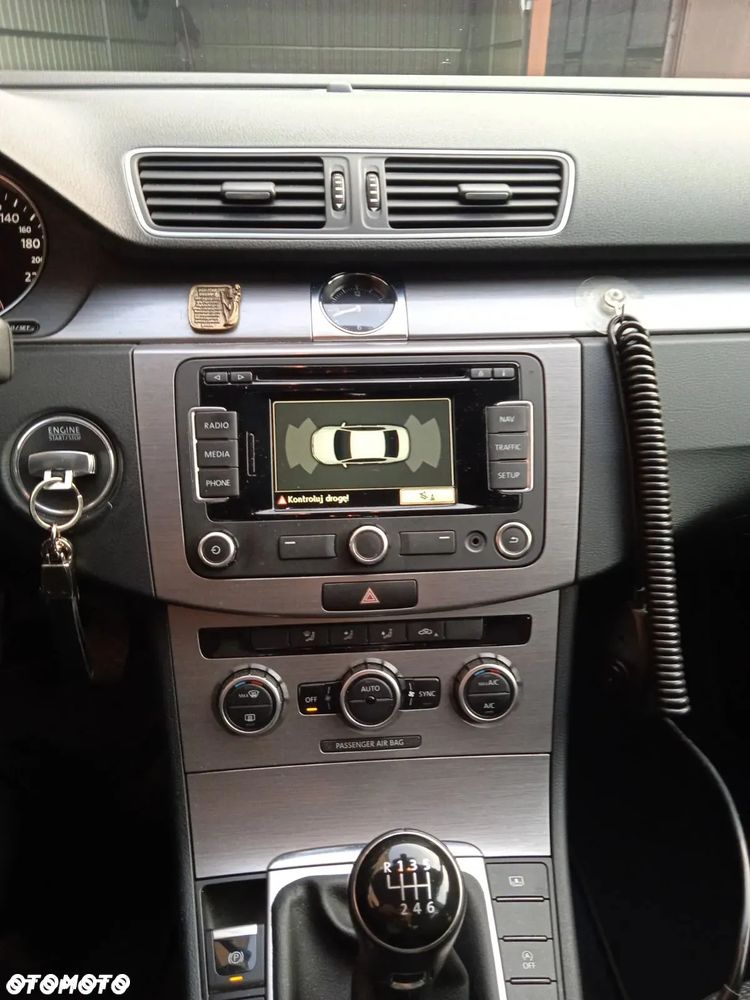 Volkswagen Passat 2.0 TDI Comfortline - 5