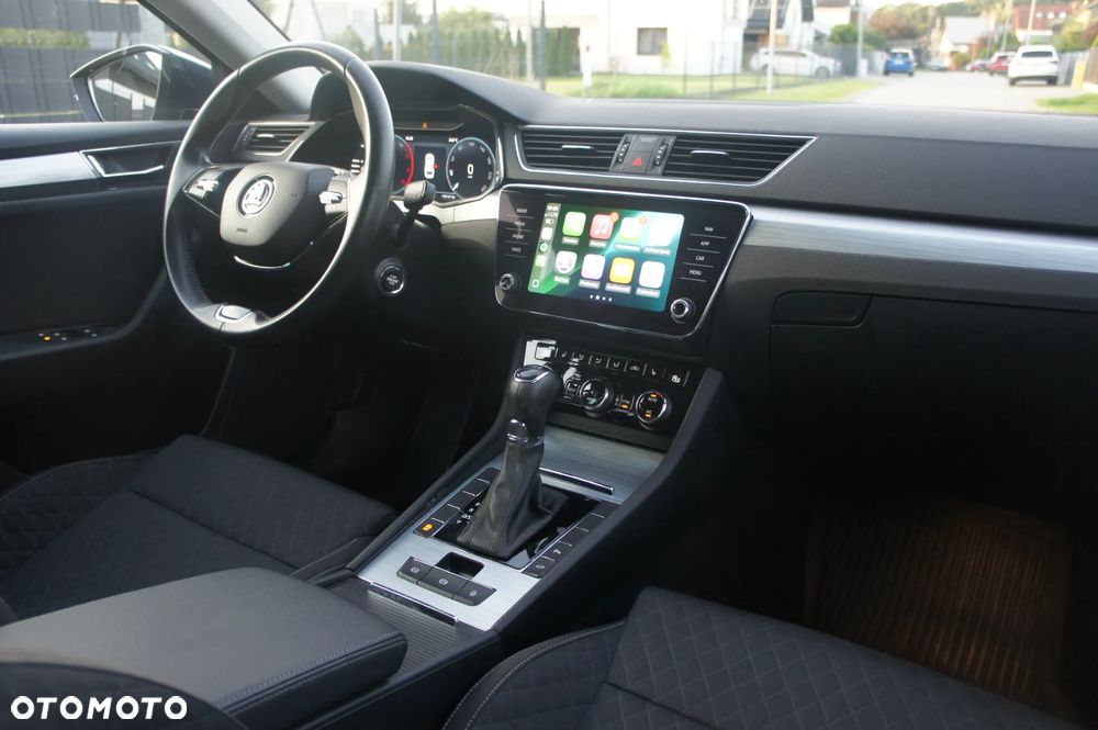 Skoda Superb 2.0 TDI SCR Ambition DSG - 17