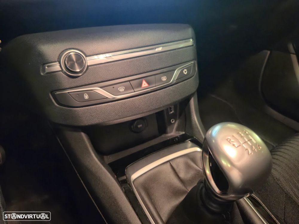 Peugeot 308 SW 1.6 BlueHDi Style - 26