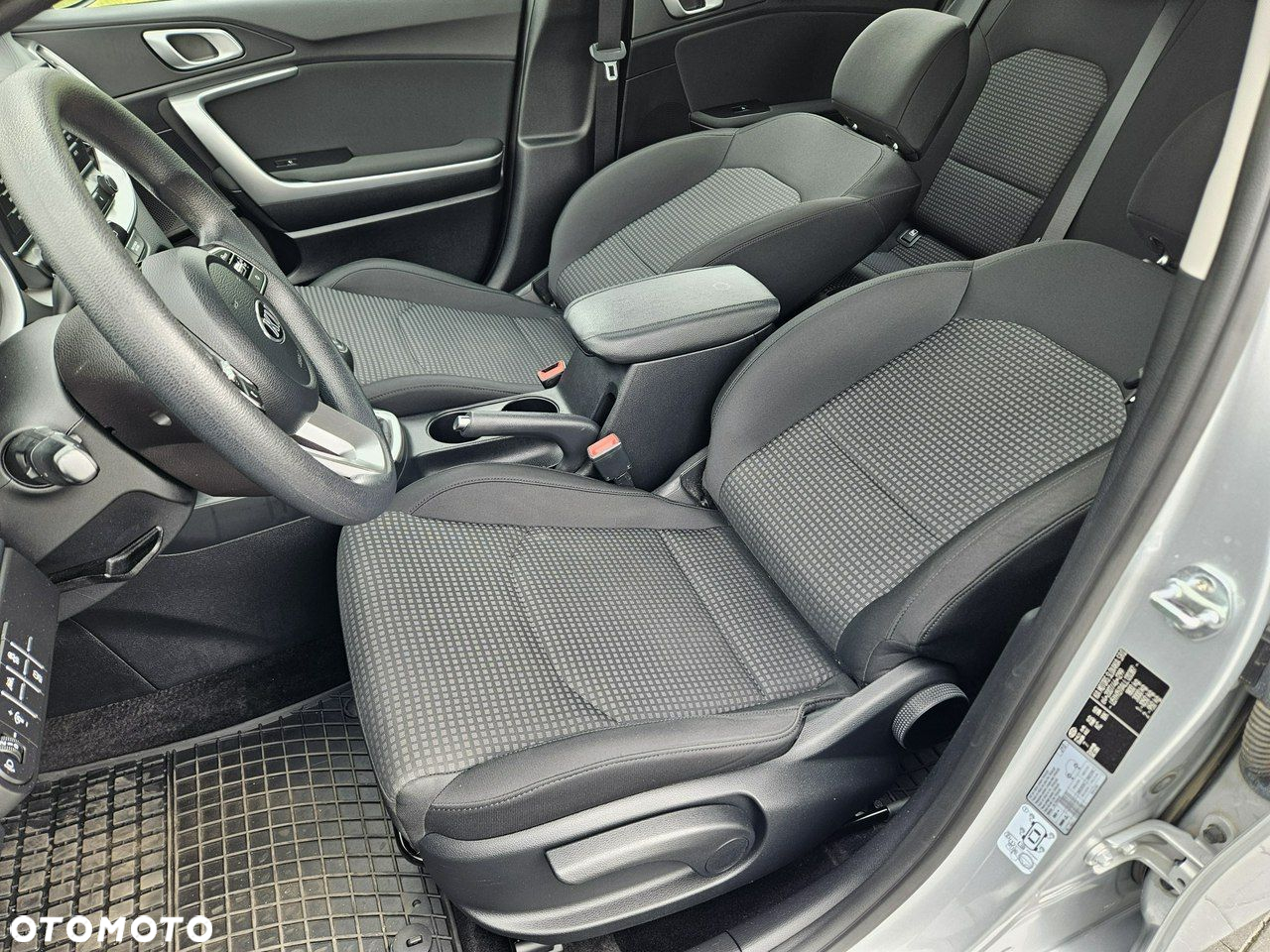 Kia Ceed - 8