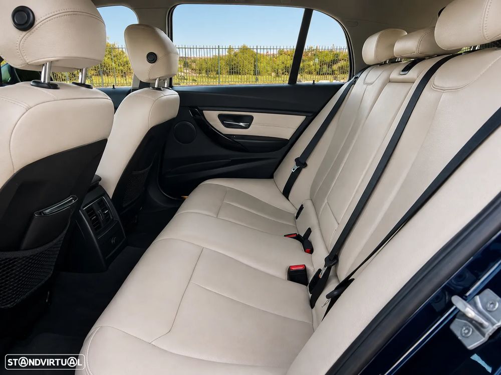 BMW 320 d Auto Line Luxury - 12