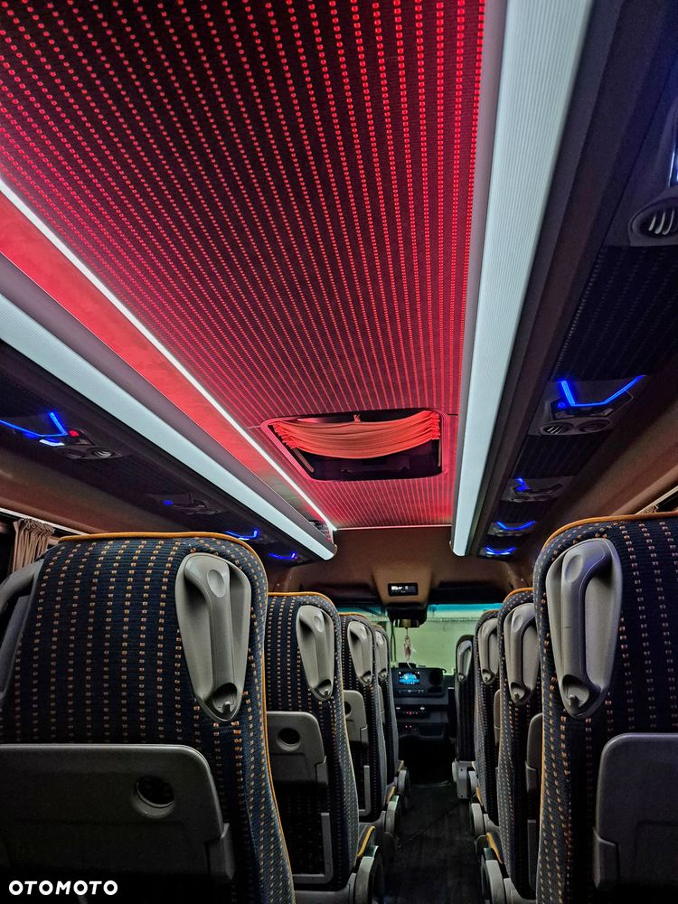 Mercedes-Benz Sprinter - 11