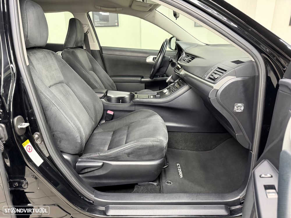 Lexus CT 200h 09 P.Dynamic - 21