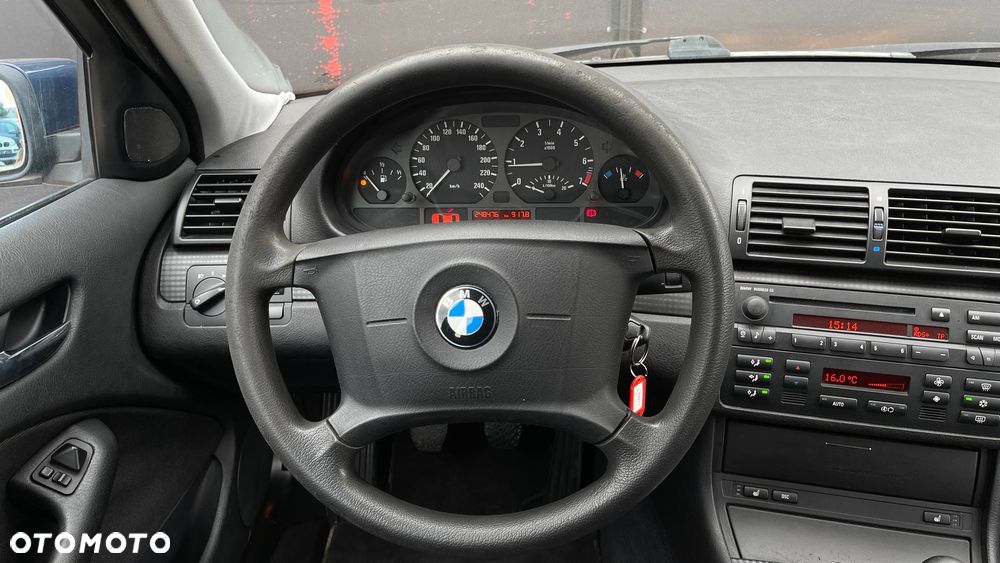 BMW Seria 3 318i - 16