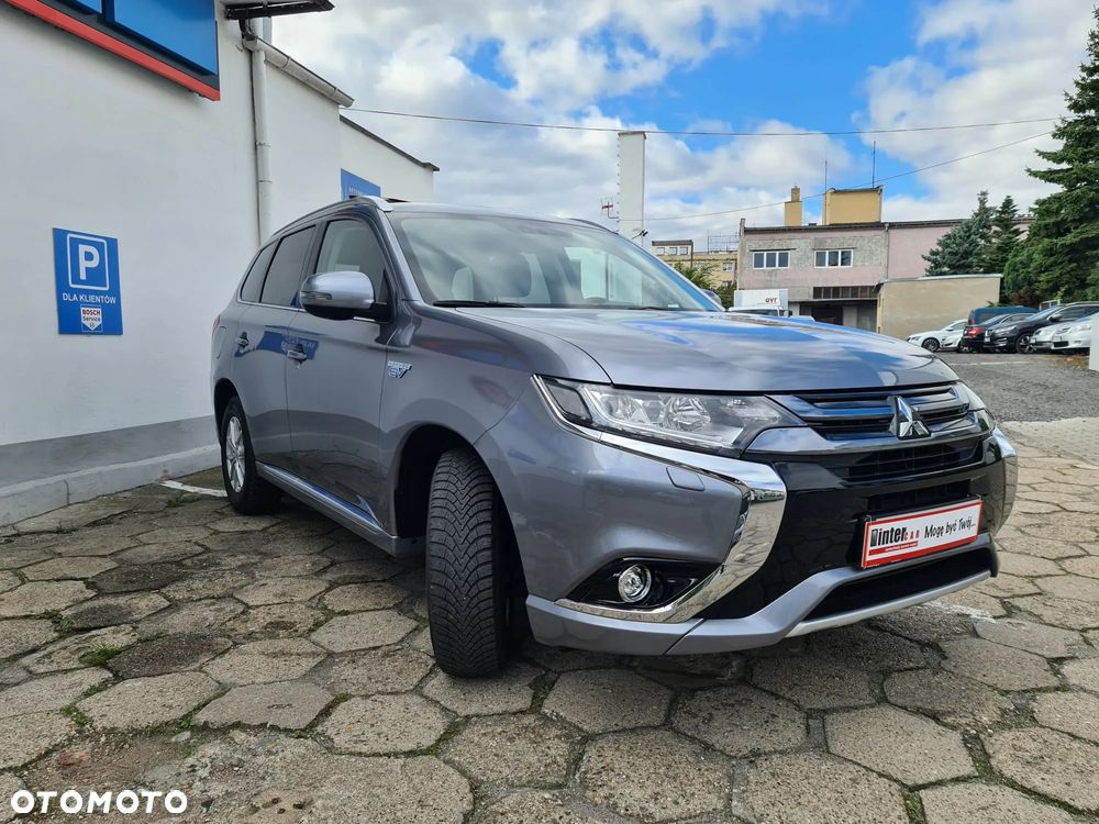 Mitsubishi Outlander 2.0 4WD Plug-In Hybrid Plus - 5