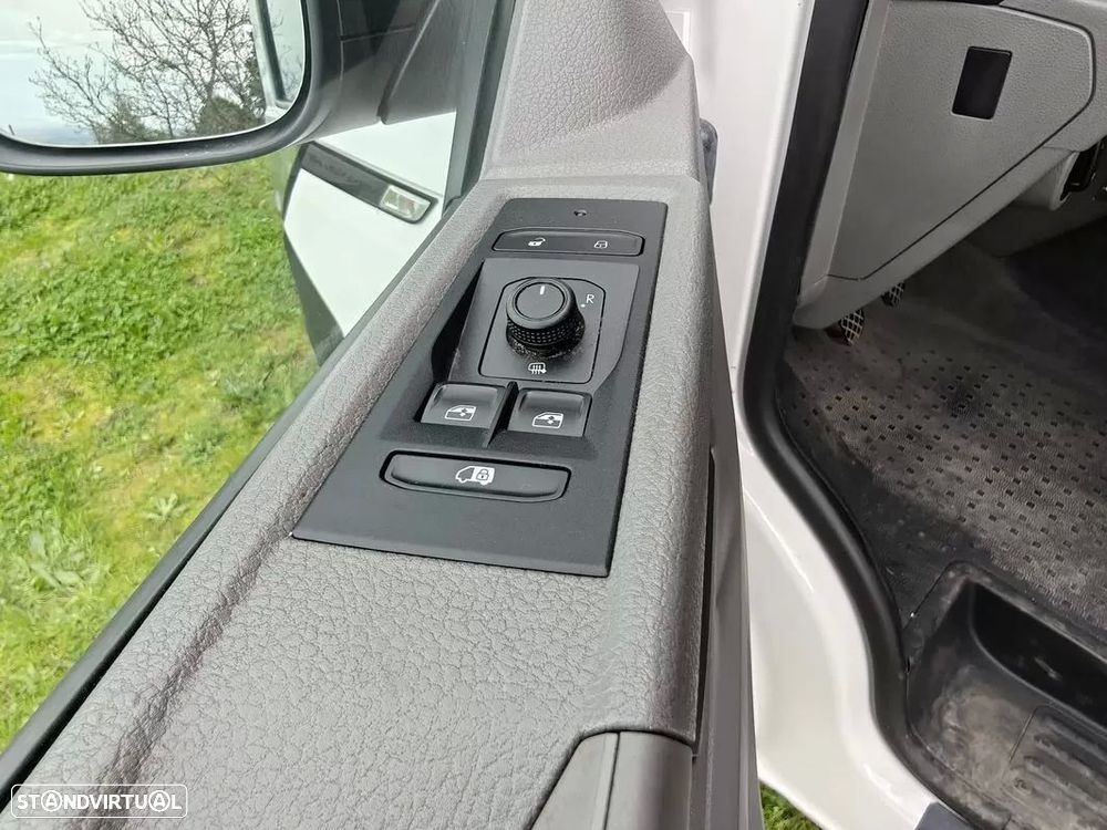 VW TRANSPORTER - 21