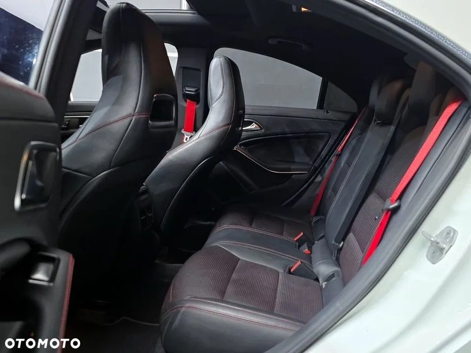 Mercedes-Benz CLA AMG 45 4Matic 7G-DCT - 10