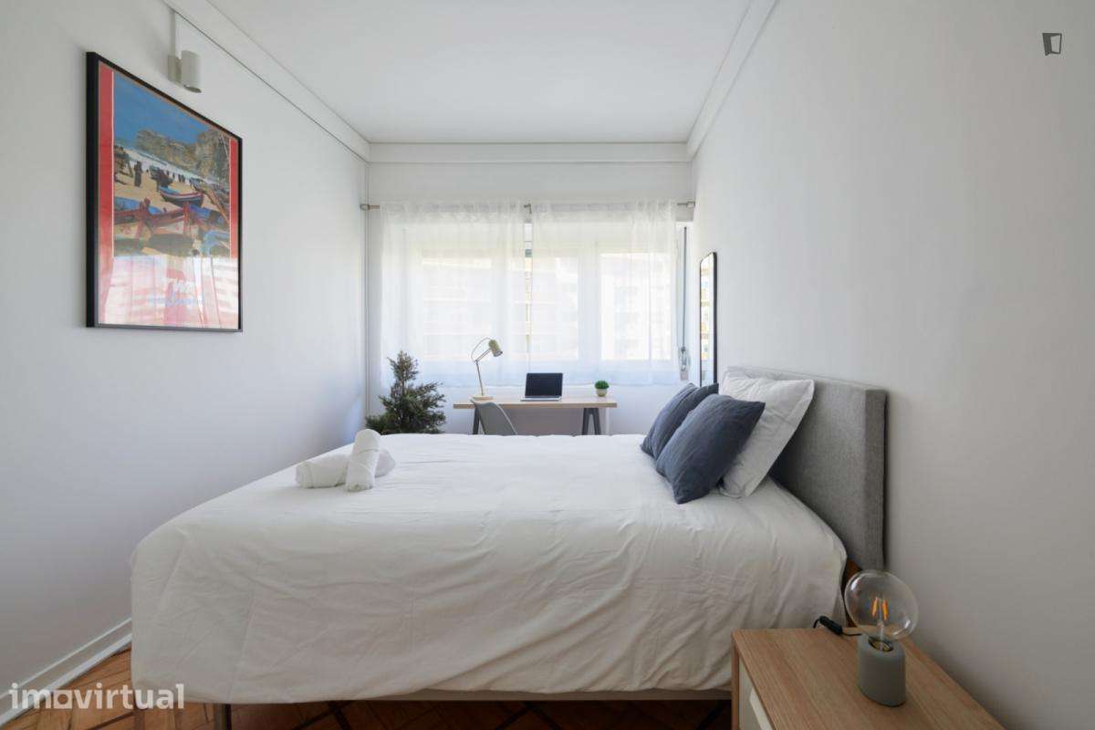 Quarto - localizado em São Sebastião Lisbon - Grande imagem: 2/28