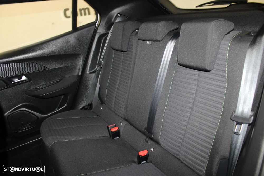 Peugeot 2008 1.5 BlueHDi Active EAT8 - 28