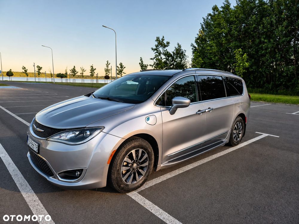 Chrysler Pacifica - 1
