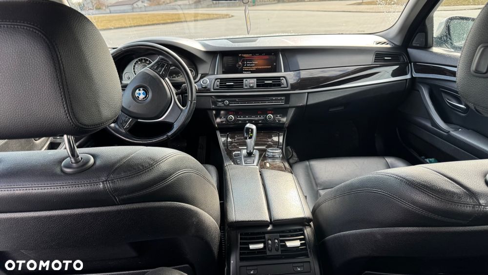 BMW Seria 5 535i xDrive Sport-Aut Luxury Line - 12