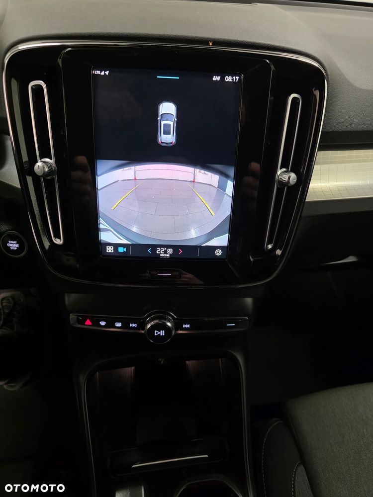 Volvo XC 40 B3 B DKG Ultra Dark - 10