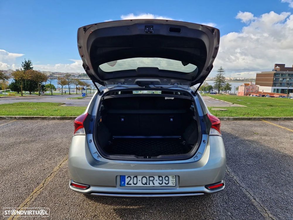 Toyota Auris 1.8 HSD Comfort +P.Sport+Navi - 10