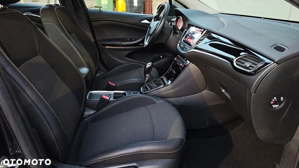 Opel Astra 1.4 Turbo Exklusiv - 34