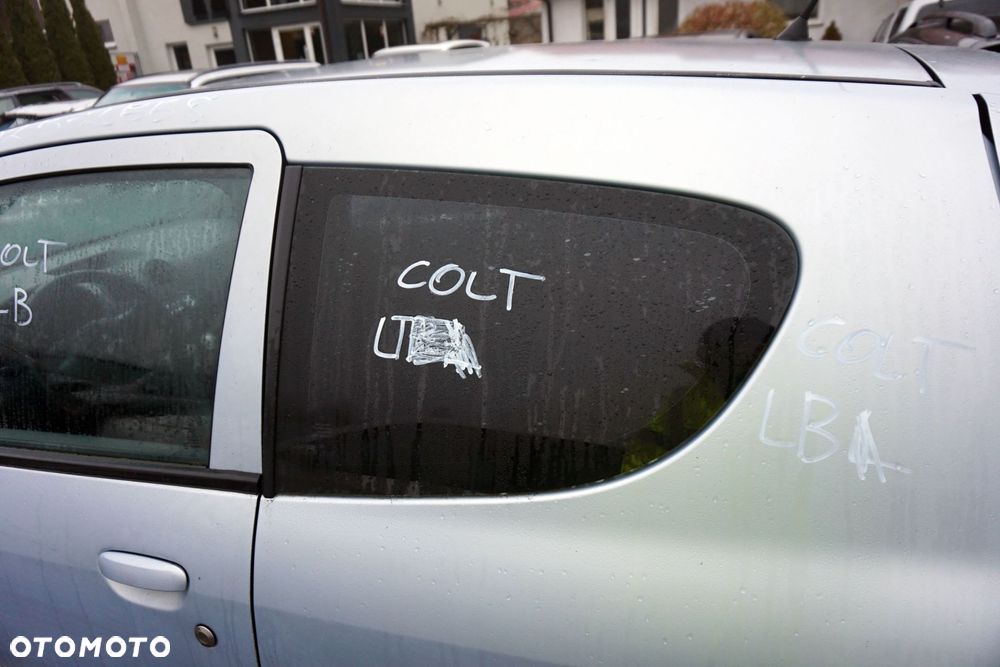 SZYBA KAROSERYJNA TYLNA LEWA BOCZNA COLT VI Z30 3D HB MR957057 MITSUBISHI 2004-2008 - 3