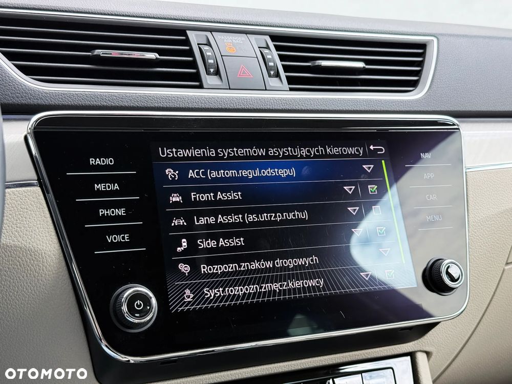 Skoda Superb 2.0 TSI Style DSG - 39