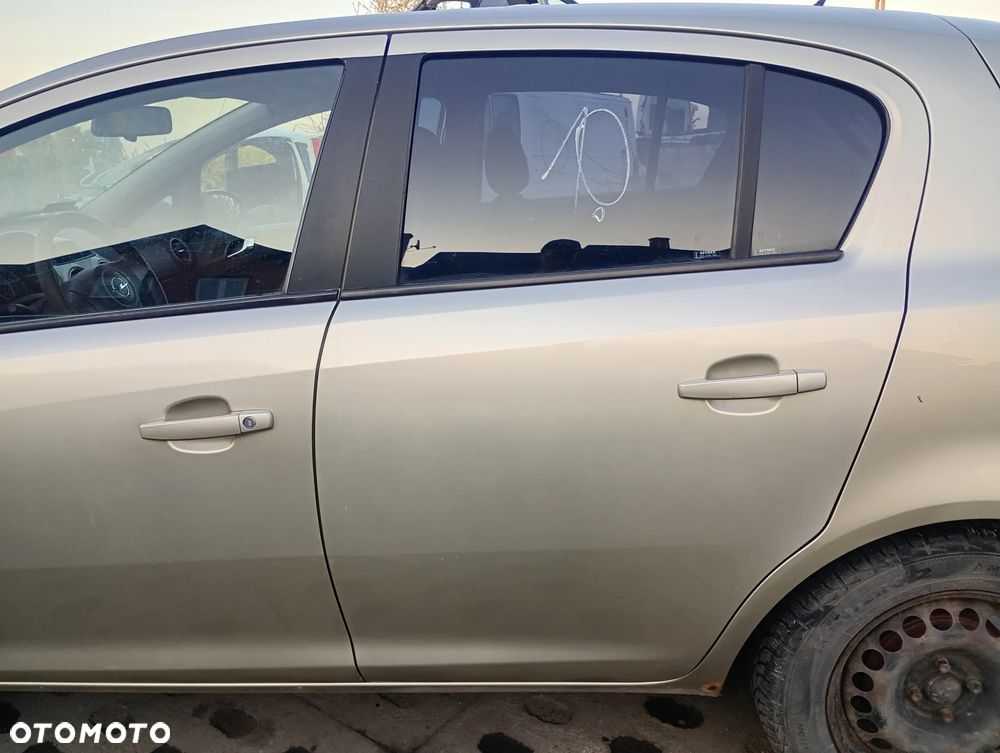 OPEL CORSA D 5d drzwi lewe tylne lewy tył Z40M