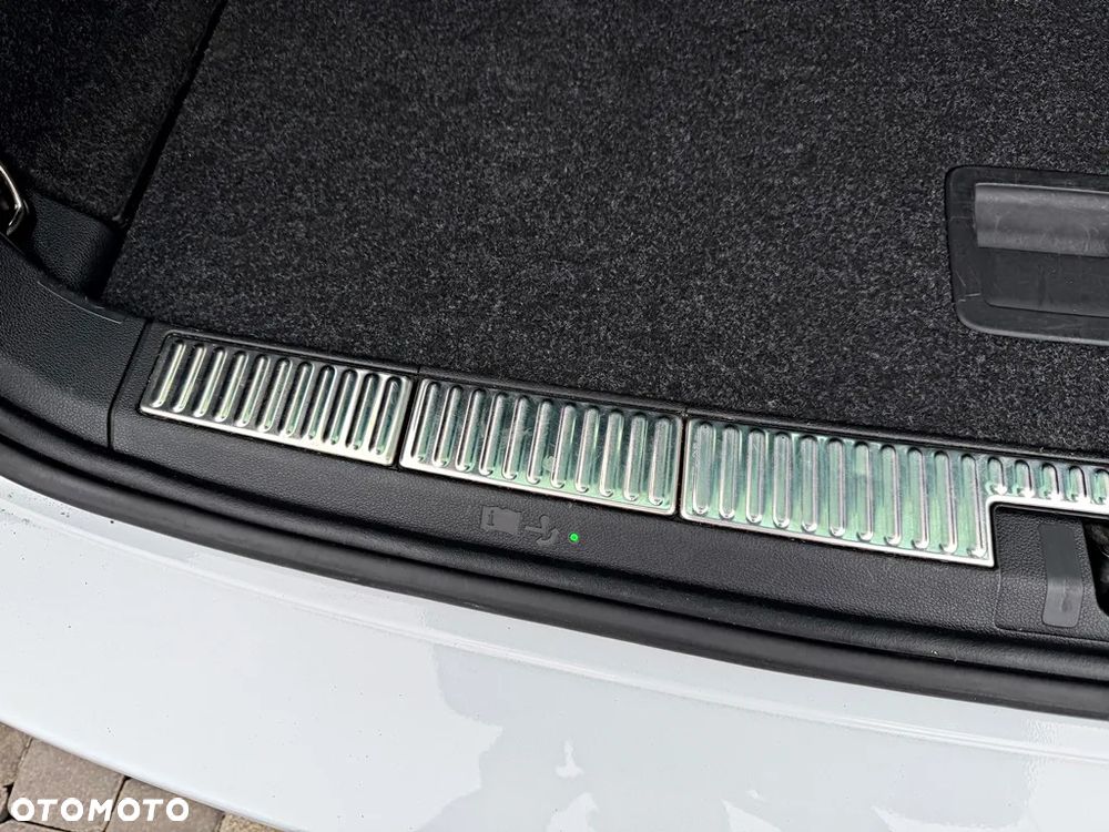 Skoda Superb 2.0 TDI DSG L&K - 29