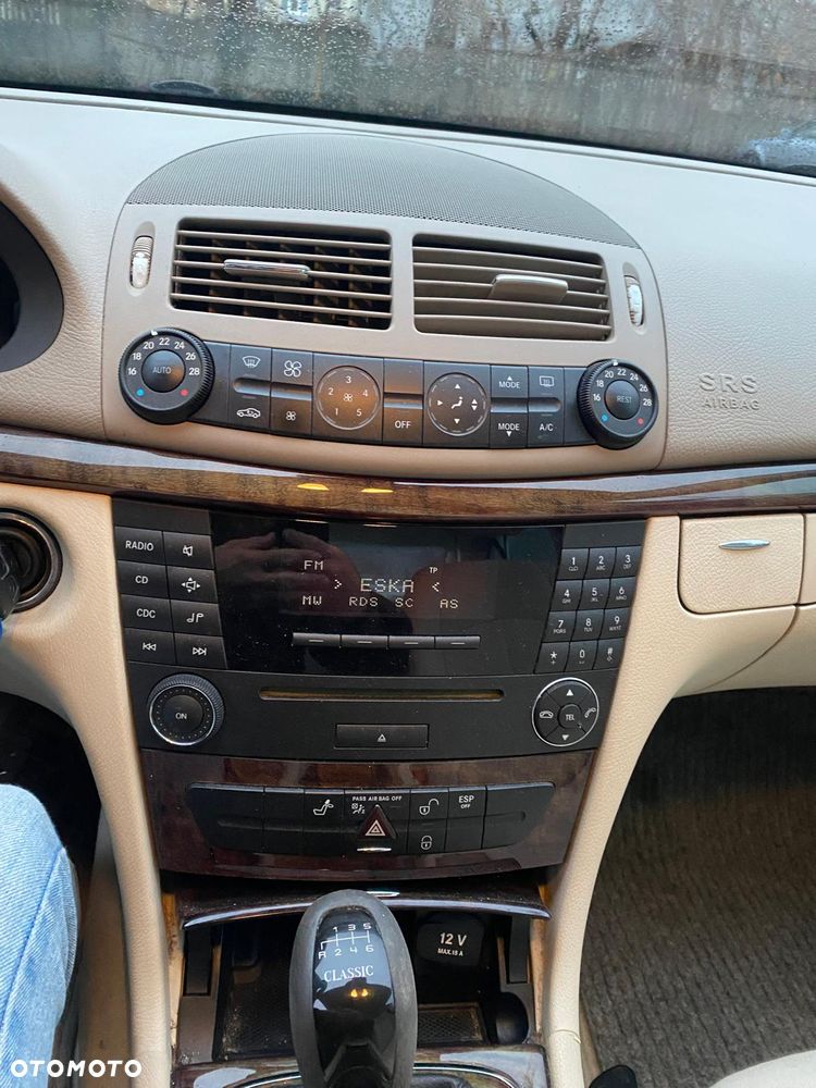 Mercedes-Benz Klasa E 220 CDI Classic - 11