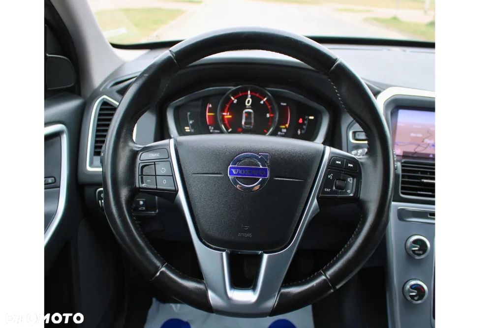 Volvo XC 60 D4 Geartronic Summum - 21
