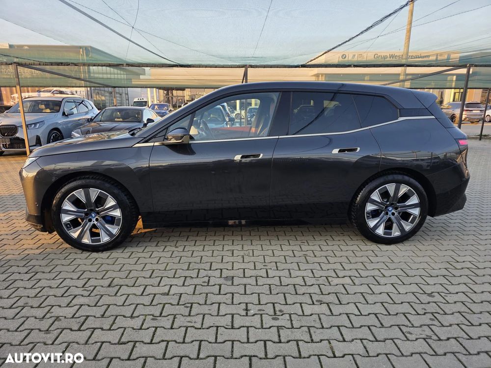 BMW iX xDrive40 - 2