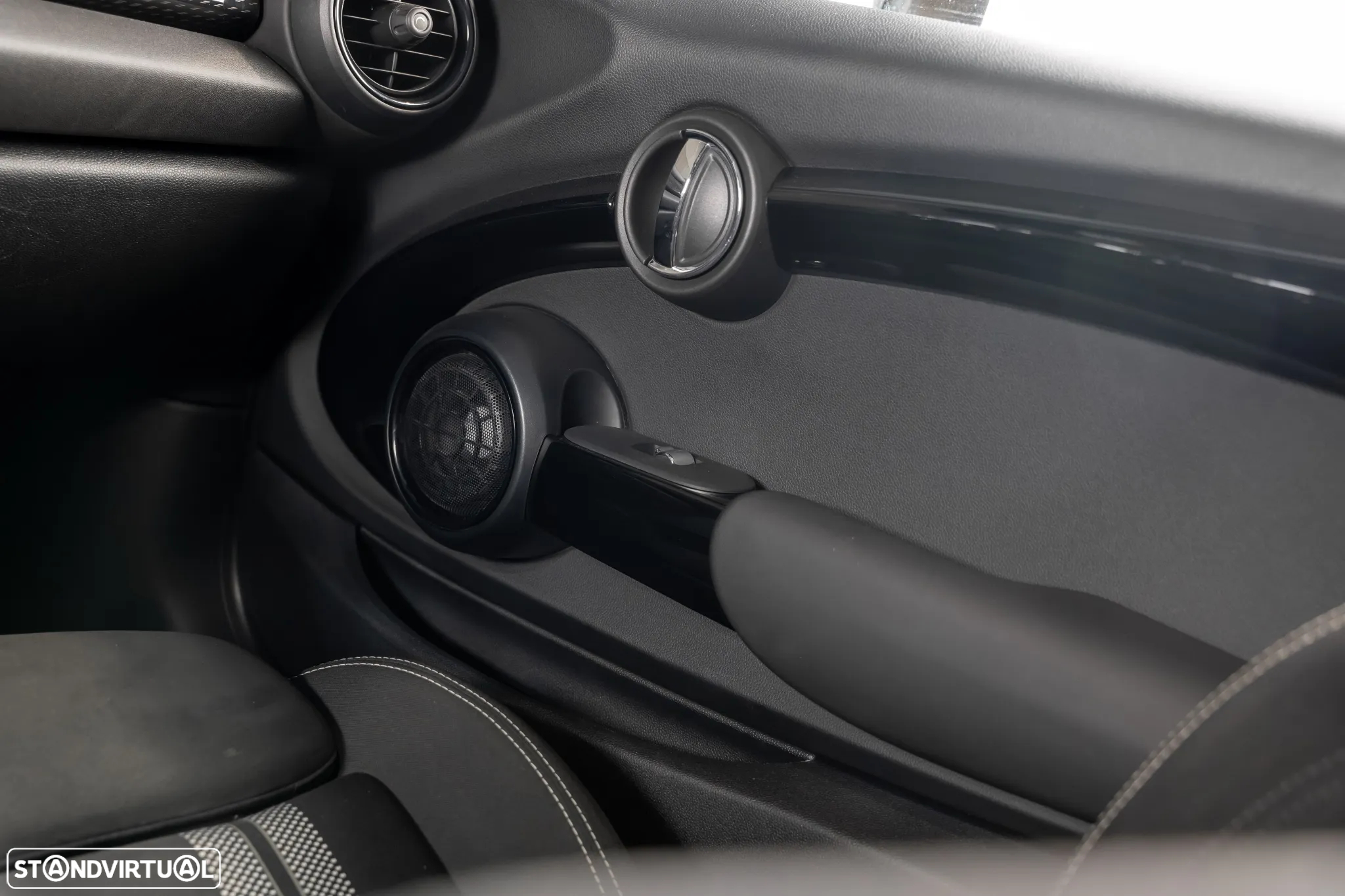 MINI 3 Portas John Cooper Works - 21