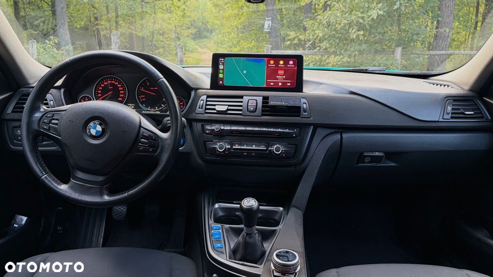 BMW Seria 3 318d - 5