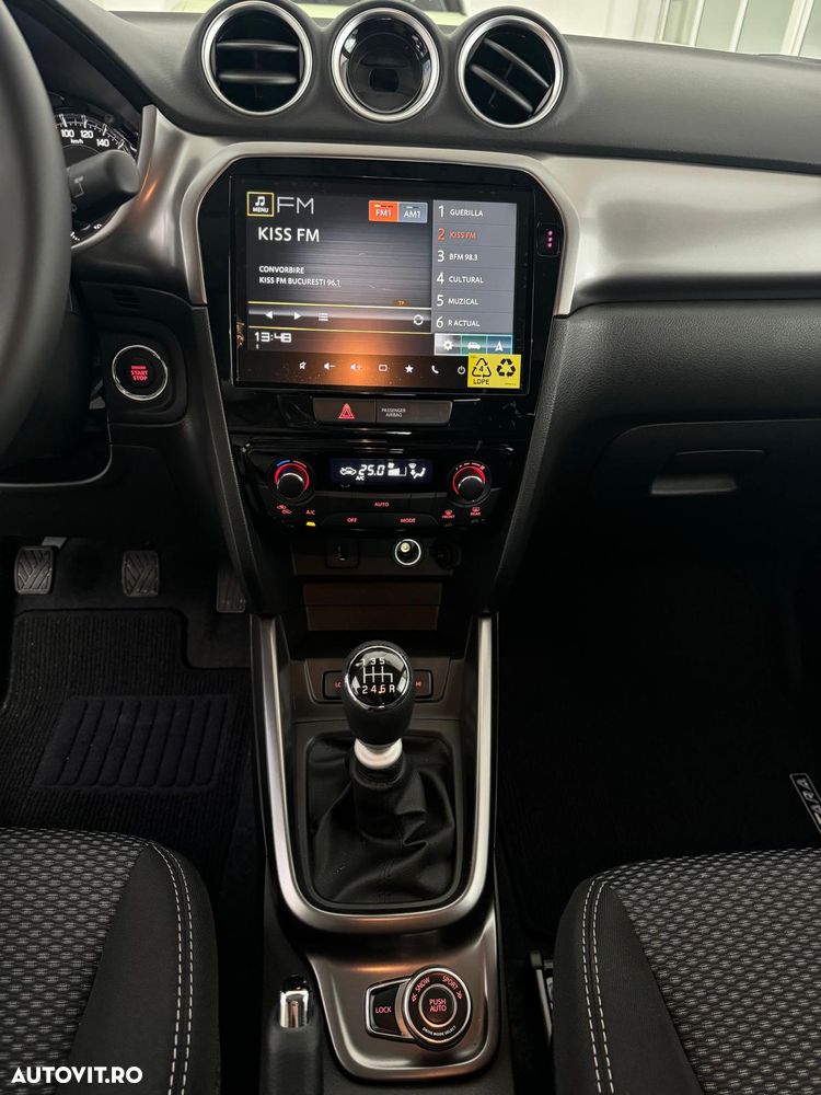 Suzuki Vitara 1.4 Boosterjet 6MT AllGrip MHEV Passion - 12