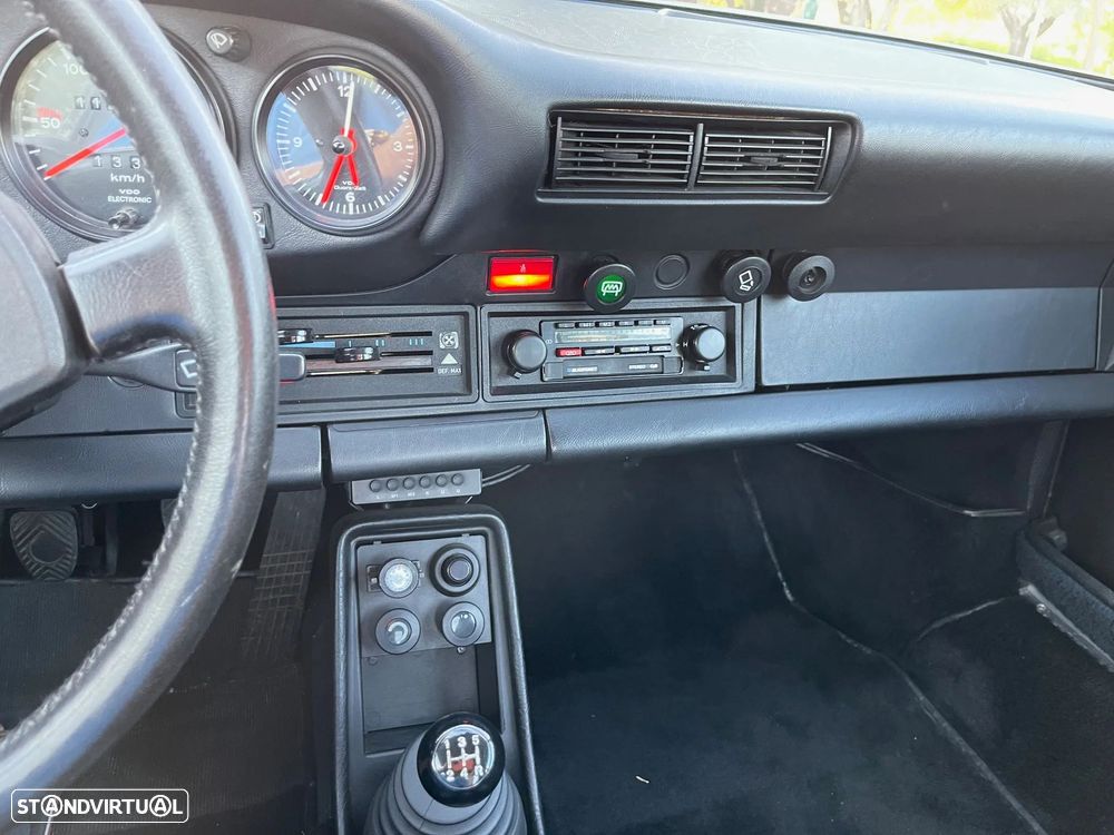 Porsche 911 Série G - 14