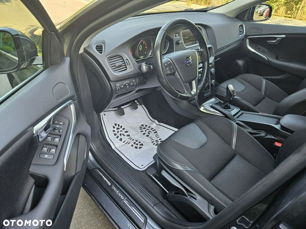 Volvo V40 D2 Momentum - 10