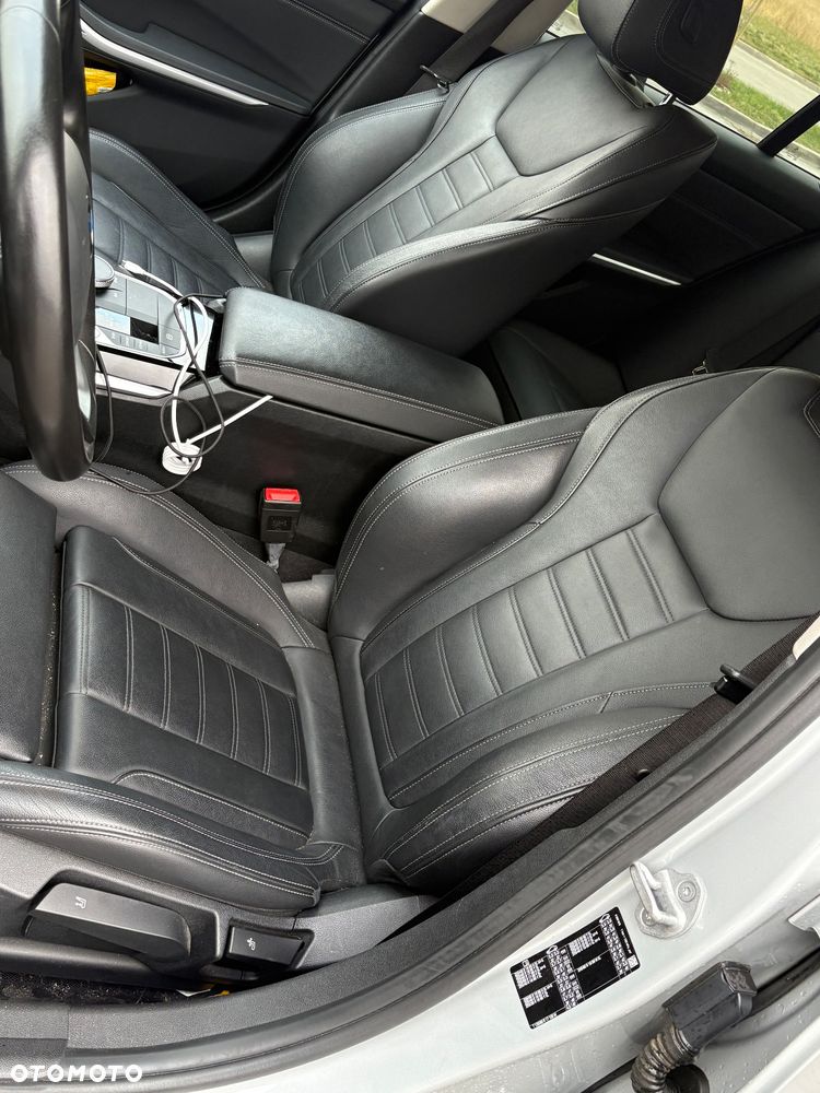 BMW Seria 3 318d Sport Line Shadow - 7