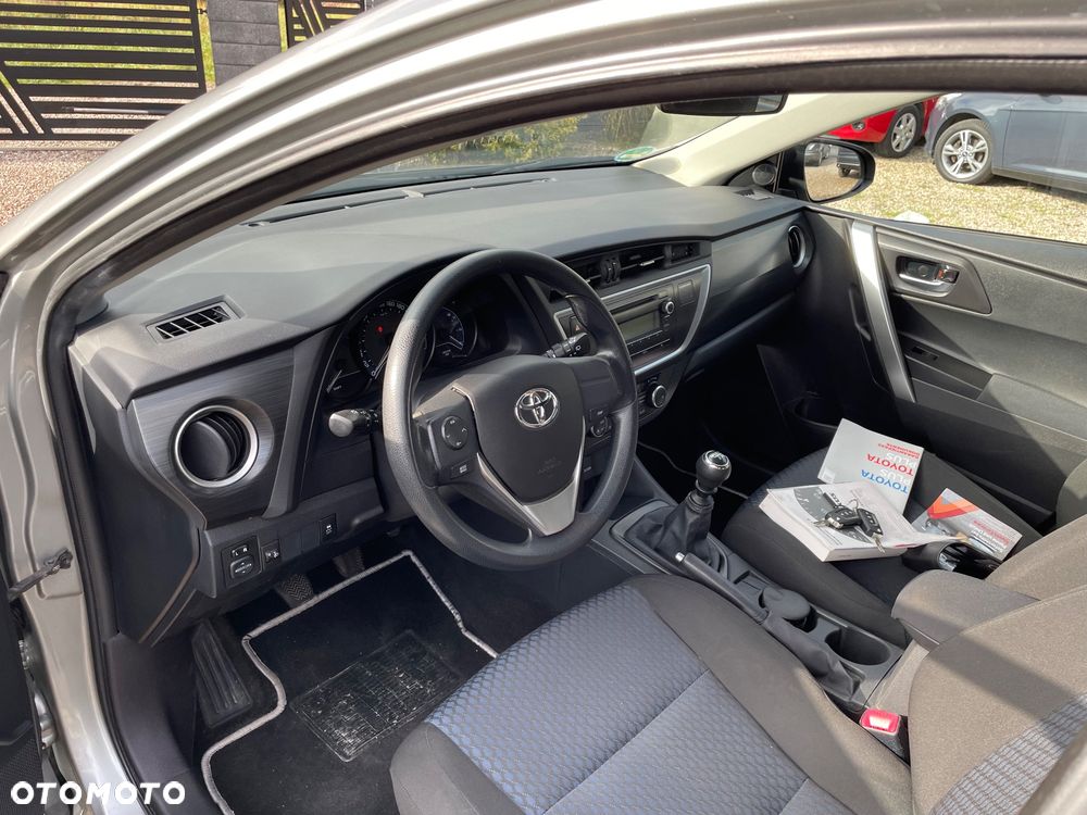 Toyota Auris - 11