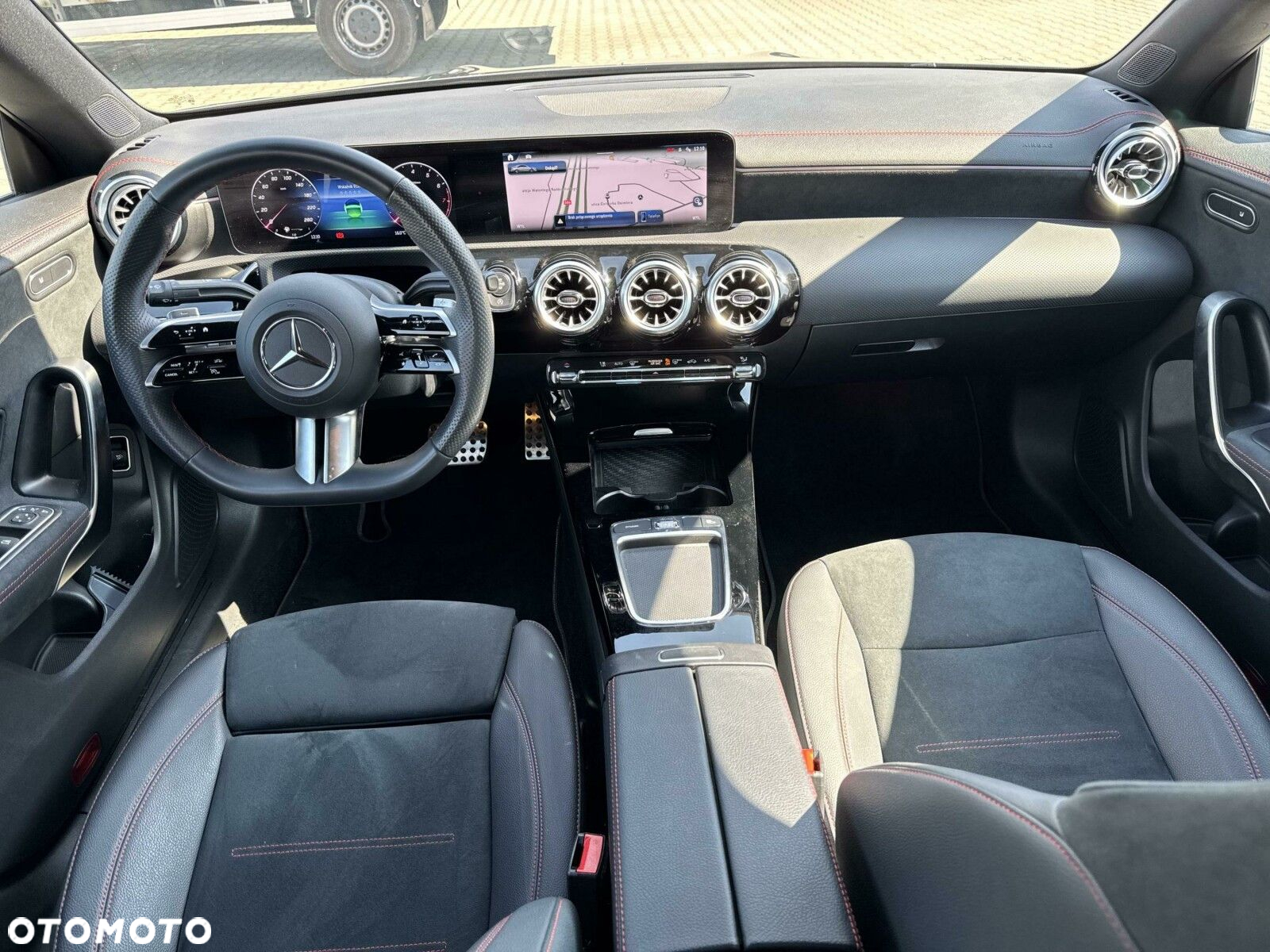 Mercedes-Benz CLA 200 AMG Line 7G-DCT - 20