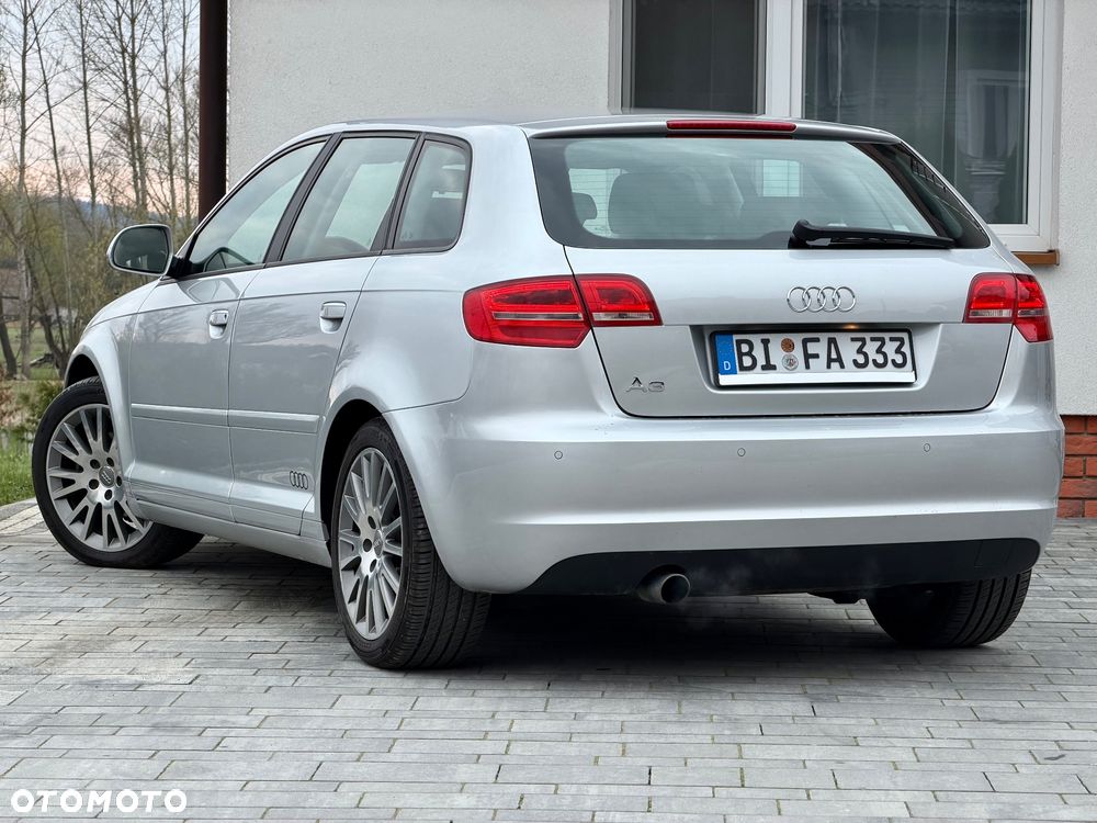 Audi A3 Sportback 1.6 S line Sportpaket plus - 3