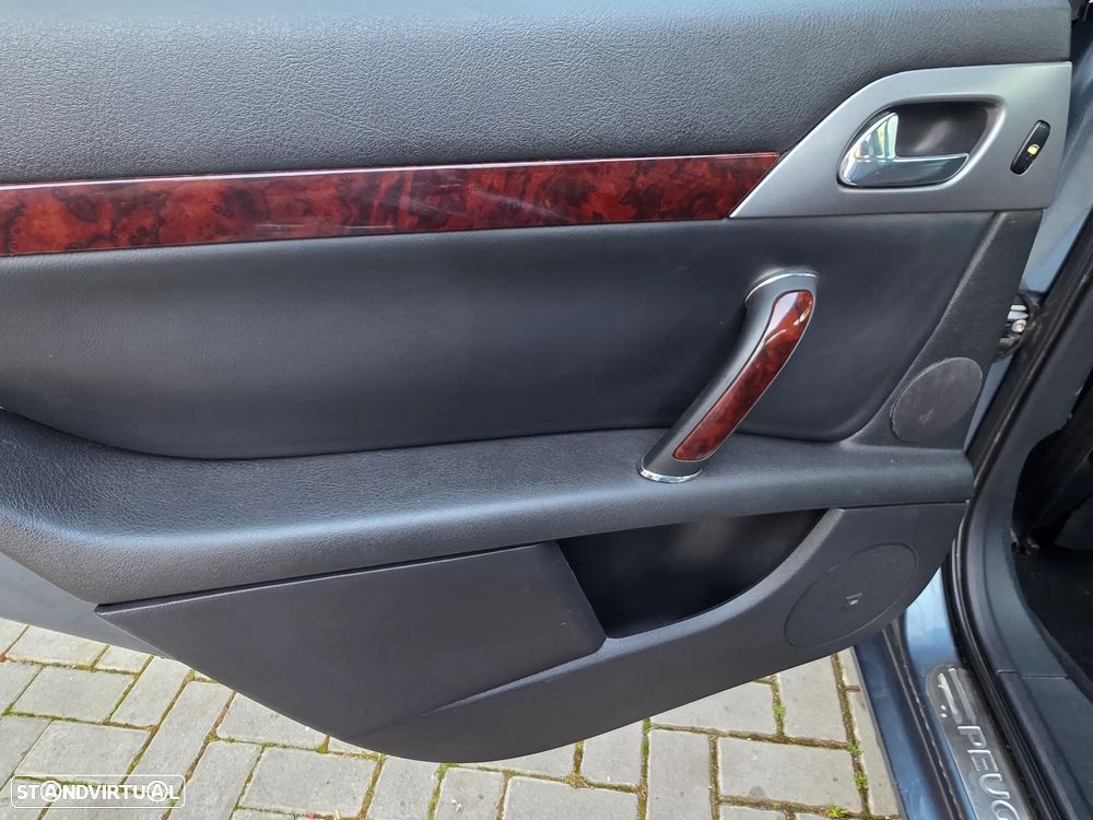 Peugeot 407 SW 2.2 HDi Executive - 26